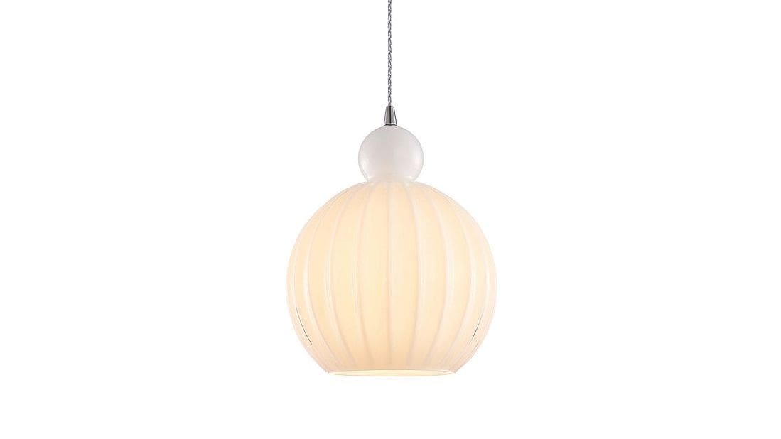 lampa ball ball, halo design, elegancka lampa, lampa sufitowa, lampa opal, lampa dekoracyjna